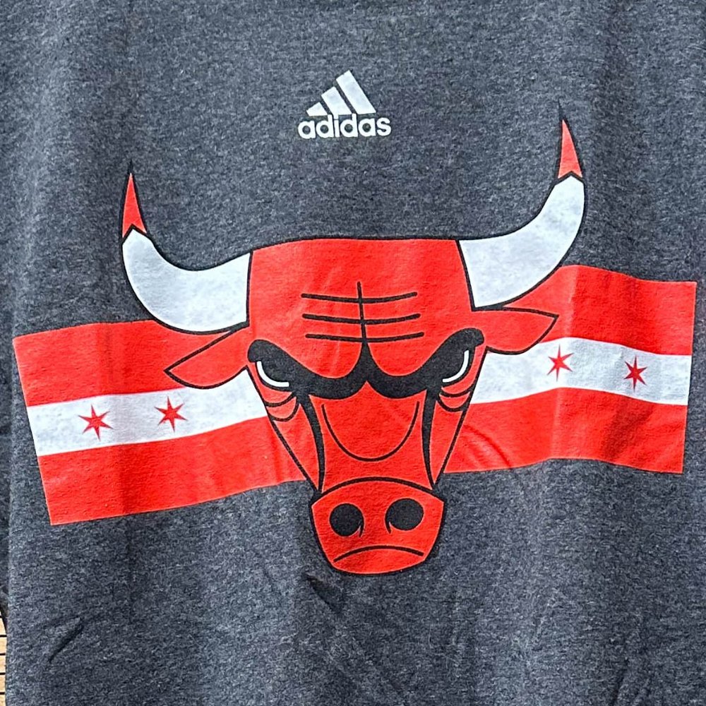 Adidas Go To Chicago Bulls Tee Size S